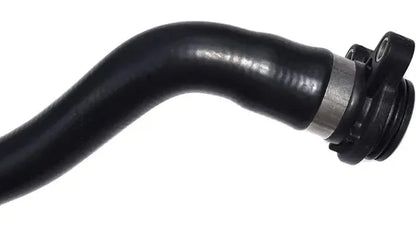 Manguera de la bomba de agua al motor